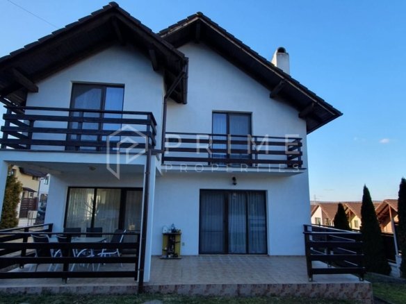 Casă individuală elegantă – Corunca, curte spațioasă