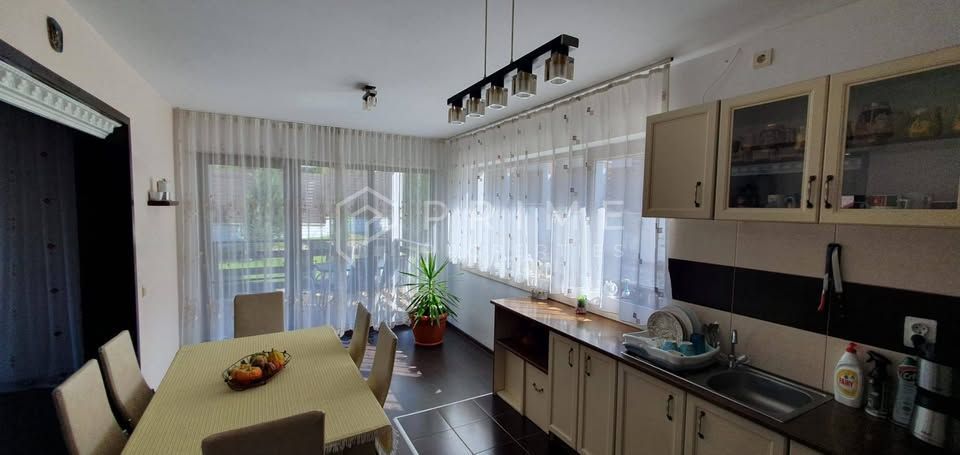 Casă individuală elegantă – Corunca, curte spațioasă