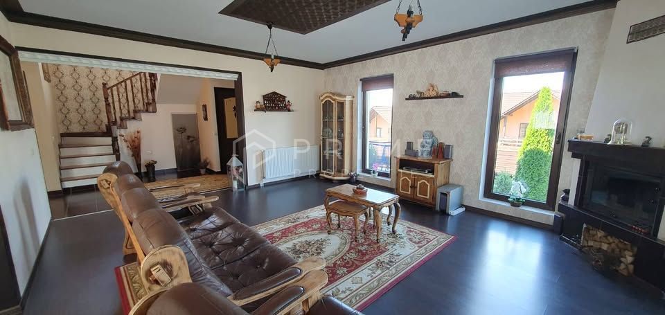 Casă individuală elegantă – Corunca, curte spațioasă