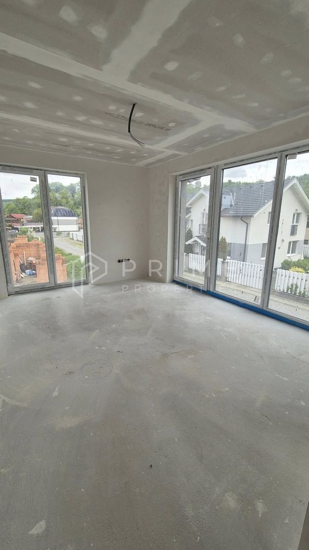 Construcție nouă, zonă liniștită – case 3 dormitoare, teren 250 mp