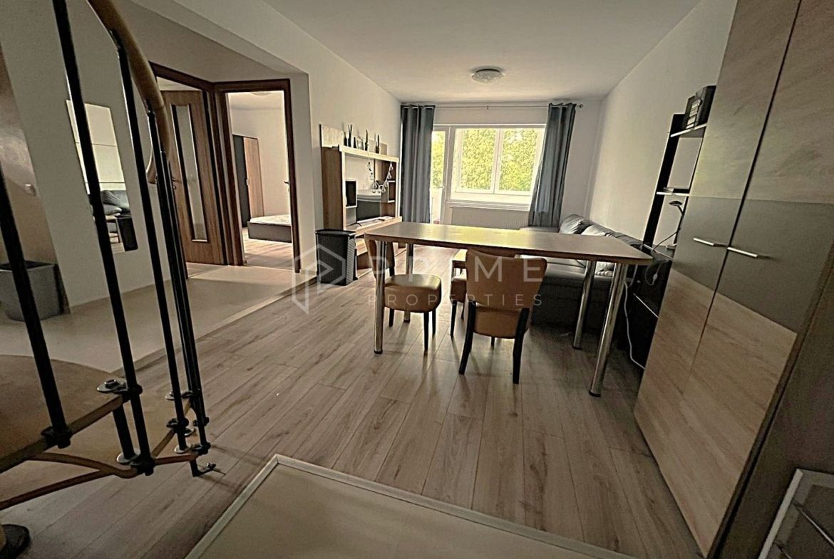 Apartament penthouse modern de vânzare, 4 camere, în Cornișa