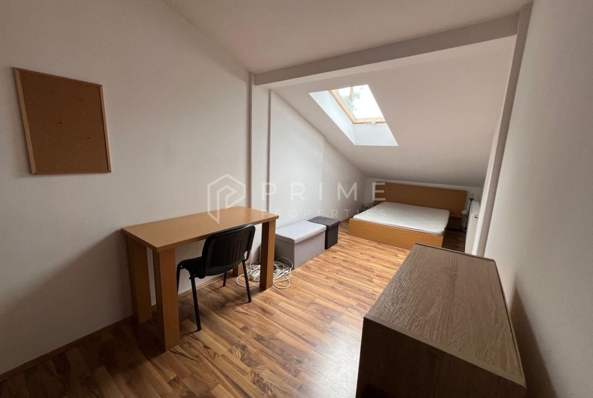 Apartament penthouse modern de vânzare, 4 camere, în Cornișa