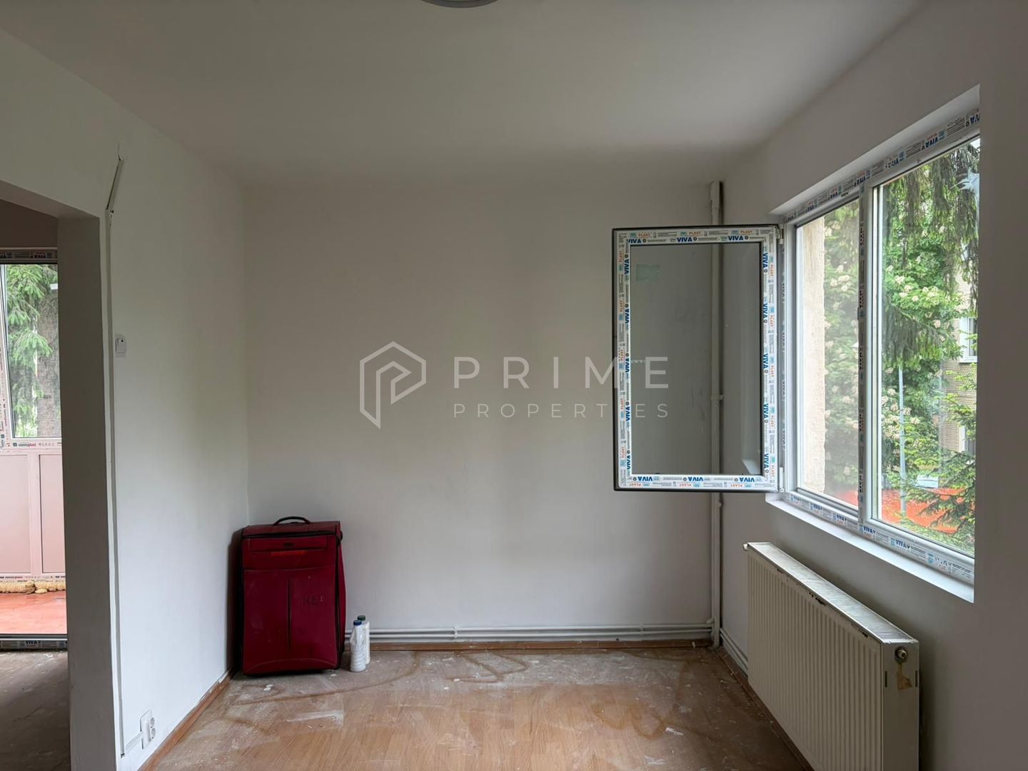 Apartament cu 3 camere, etaj 2 – Zona Dâmbul Pietros