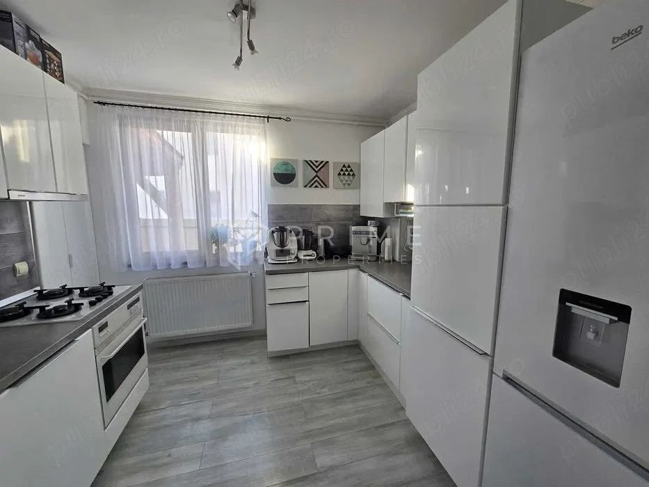 Casă familială spațioasă în zonă liniștită | Sângeorgiu de Mureș |