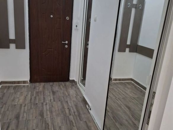 De inchiriat garsoniera pentru birou, bl. A, Tiglina 1, 250 euro