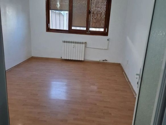 De inchiriat garsoniera pentru birou, bl. A, Tiglina 1, 250 euro