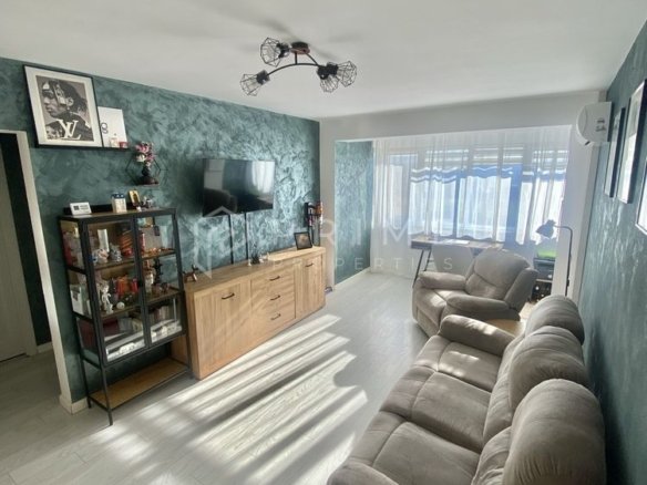 Apartament cu 2 camere, renovat și mobilat – Vedere panoramică