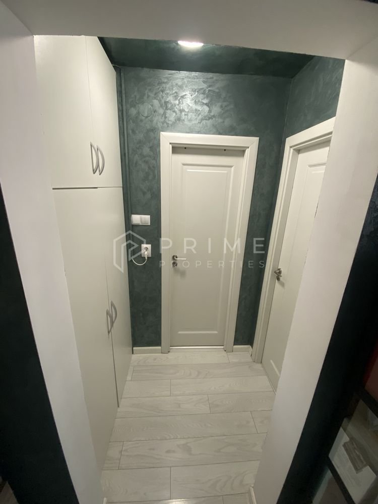 Apartament cu 2 camere, renovat și mobilat – Vedere panoramică