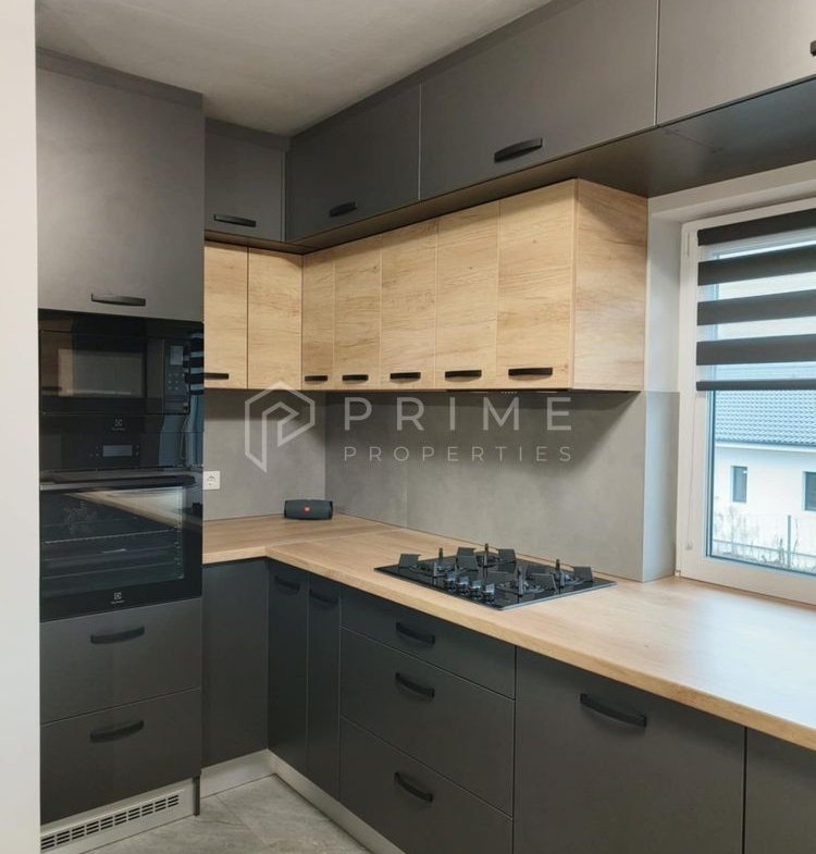 Casă tip duplex complet amenajată, semimobilată