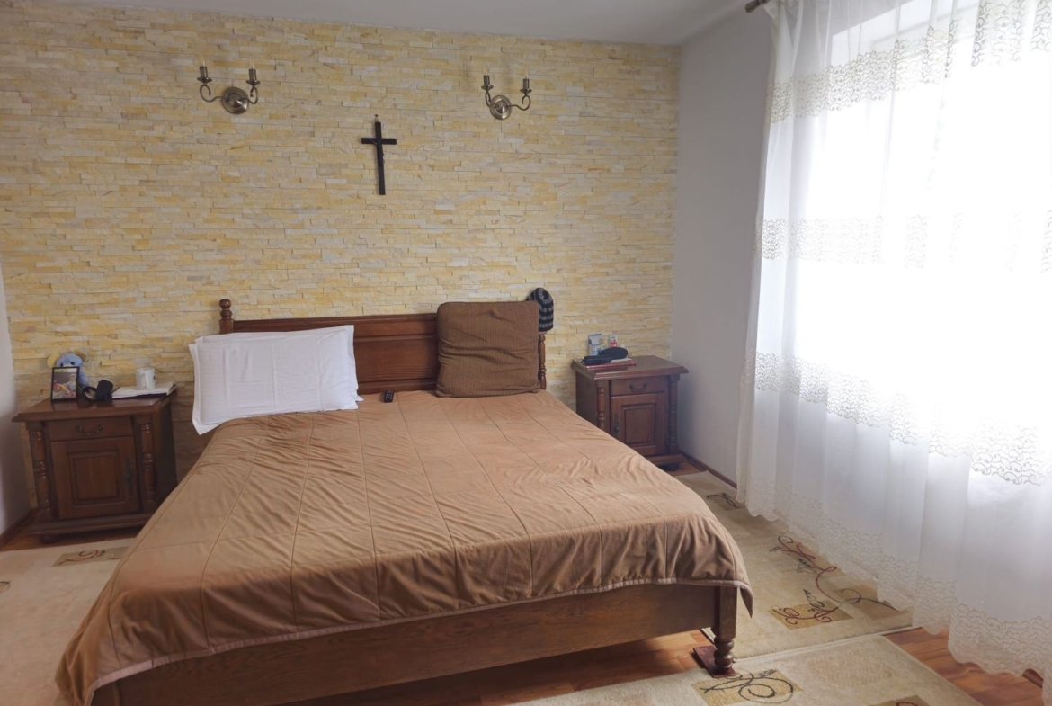 De vanzare casa in comuna Pechea, 165.000 euro negociabil