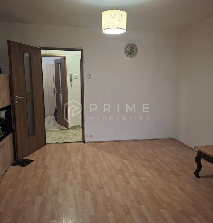 Apartament cu 3 camere | parter | zona Dambu Pietros