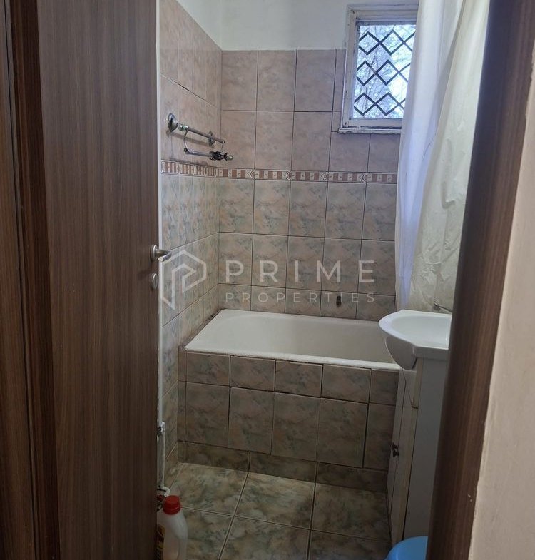 Apartament cu 3 camere | parter | zona Dambu Pietros