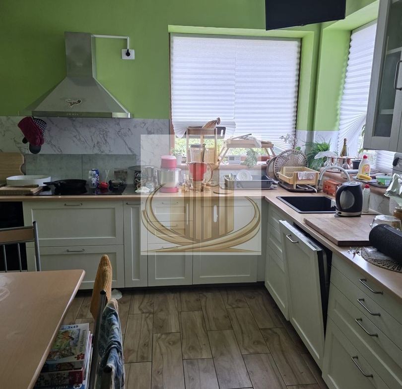 Casa 190mp cu teren 1100mp Lipovei
