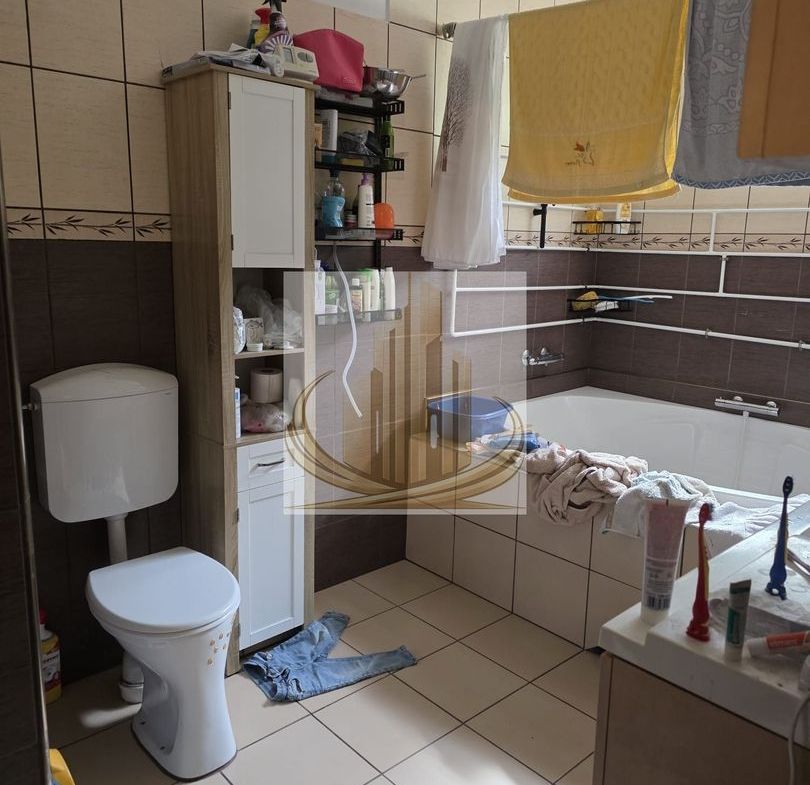 Casa 190mp cu teren 1100mp Lipovei