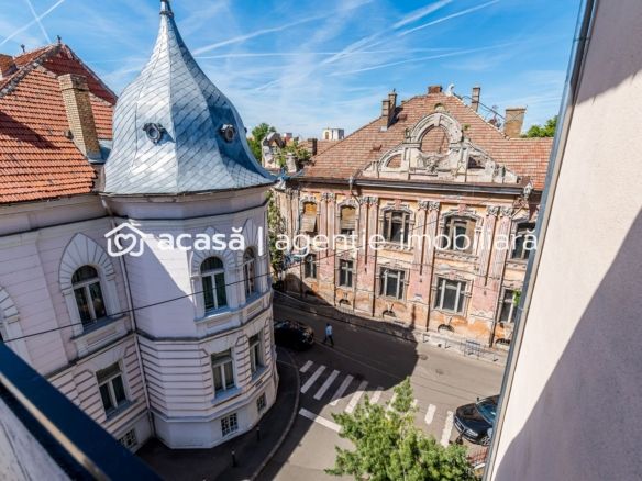 Apartament ultracentral cu 4 camere renovat recent Comision 0
