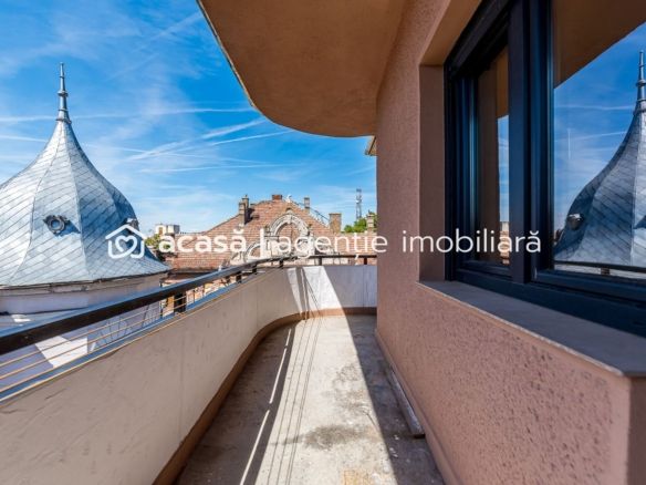 Apartament ultracentral cu 4 camere renovat recent Comision 0