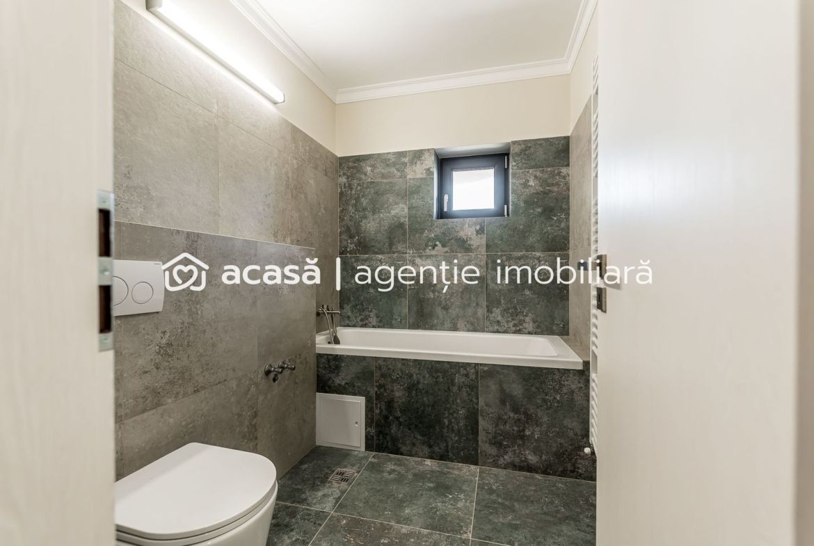 Apartament ultracentral cu 4 camere renovat recent Comision 0