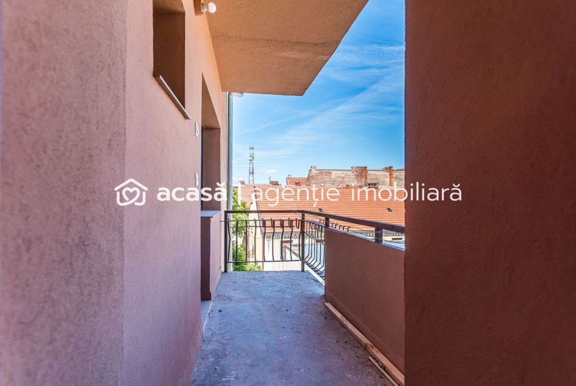 Apartament ultracentral cu 4 camere renovat recent Comision 0