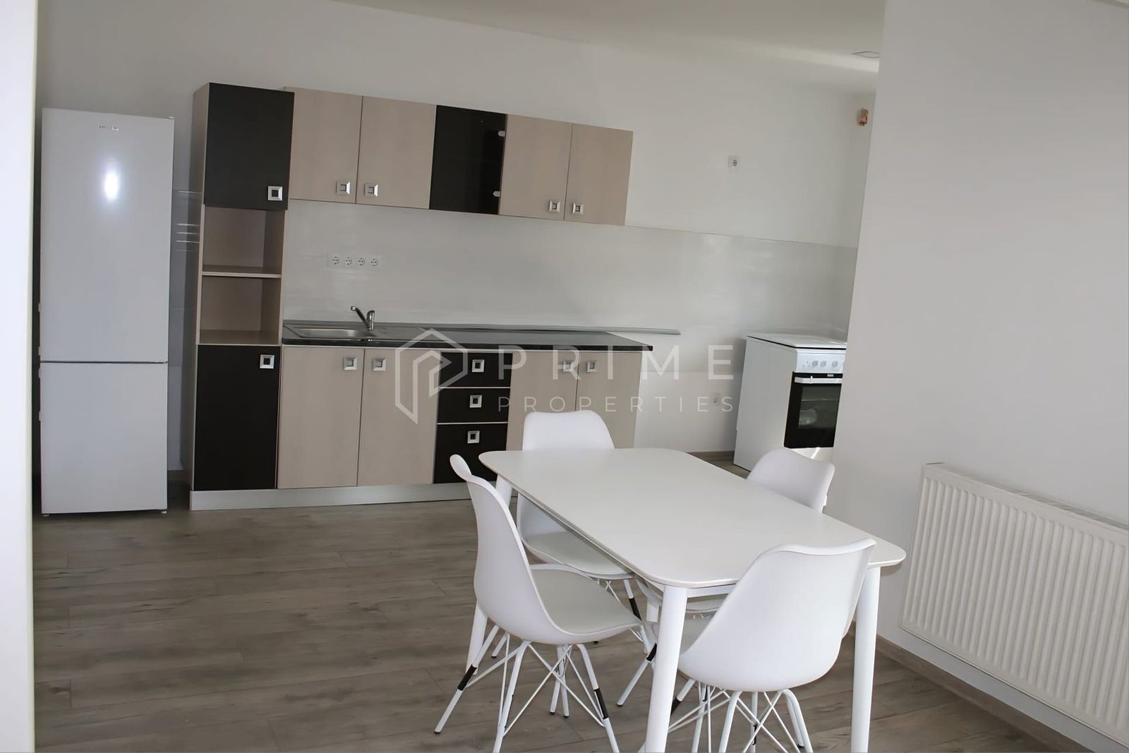 anBn-11683 Casă tip duplex complet amenajată si mobilată | șemineu și garaj |