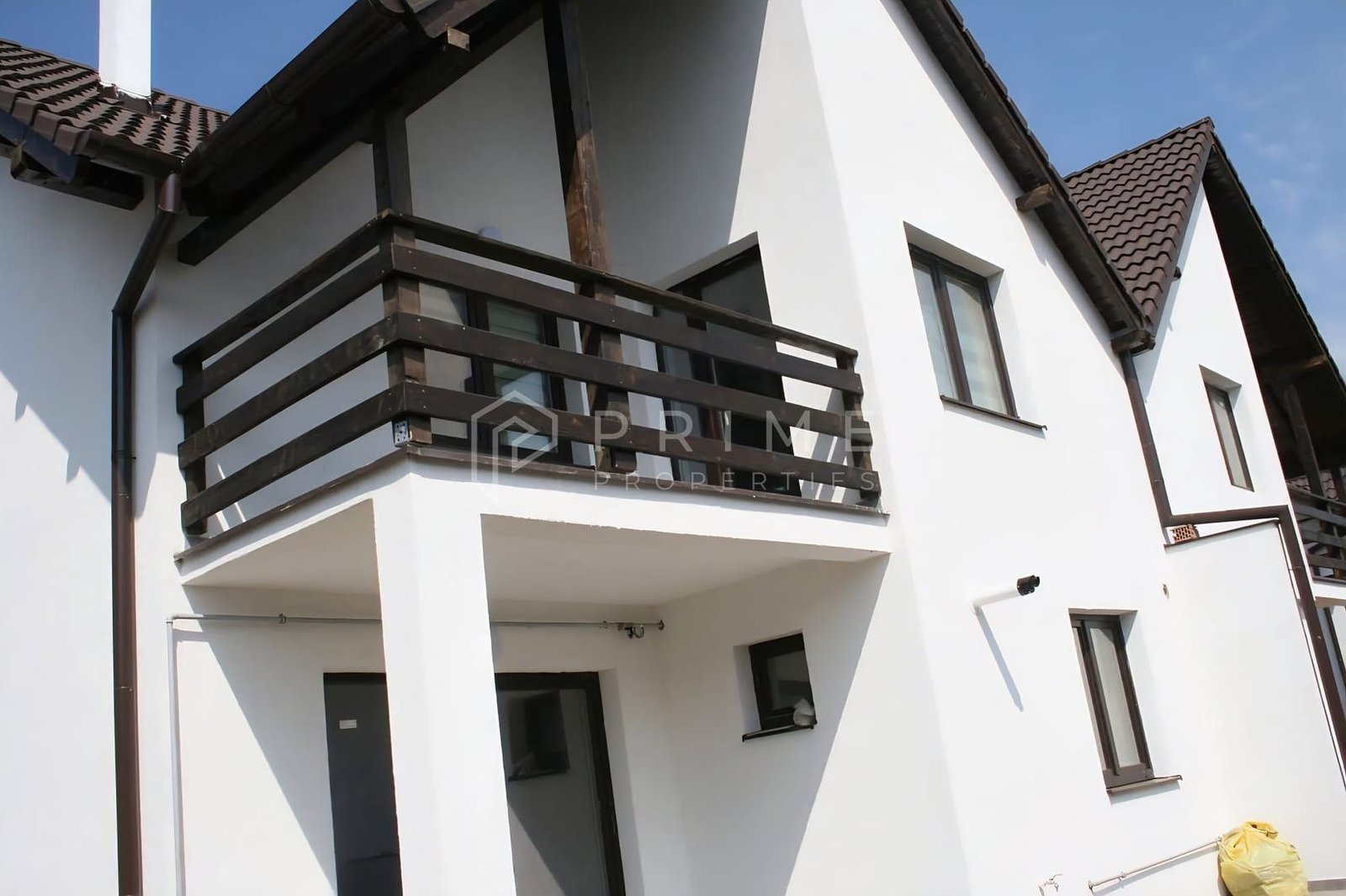 anBn-11684 Casă tip duplex complet amenajată si mobilată | șemineu și garaj |