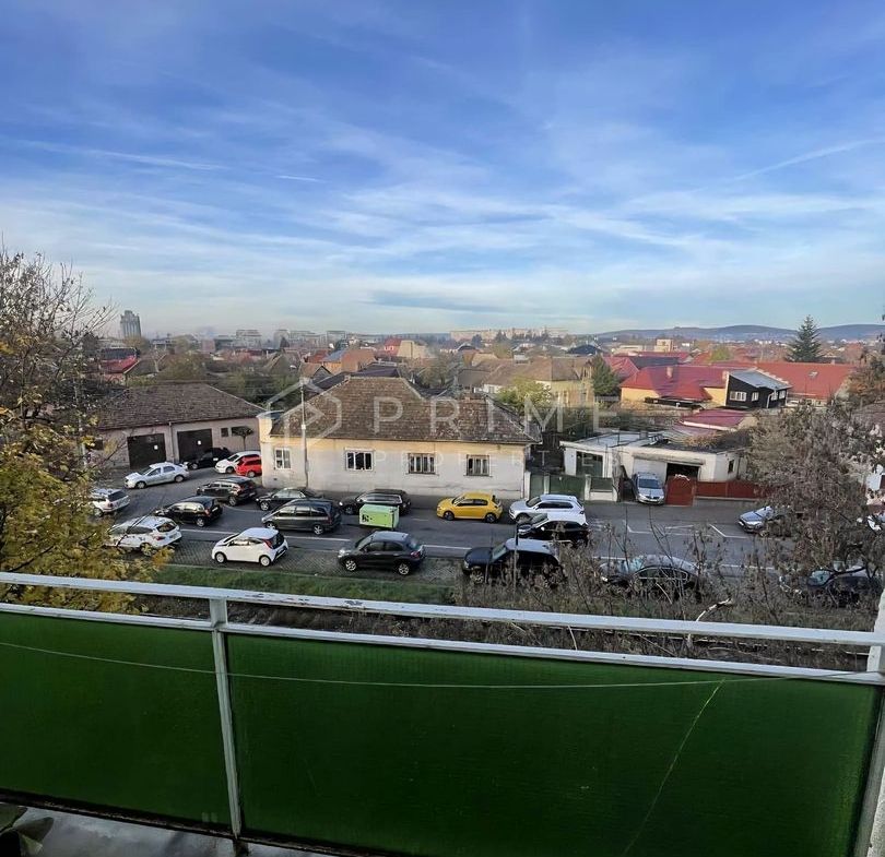 Apartament 2 camere semicentral etaj 3