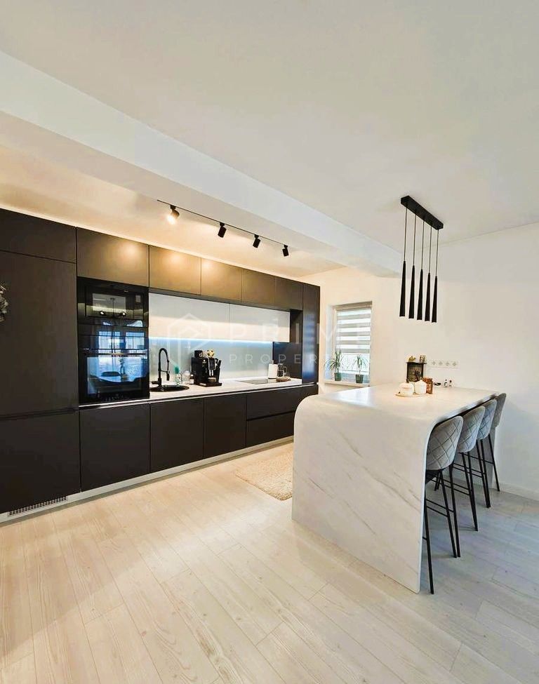 Penthouse 120 mp utili, 4 camere, cu terase generoase 60 mp, Unirii