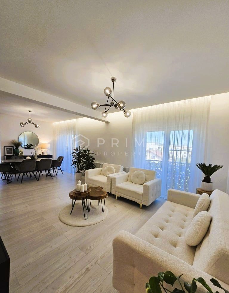 Penthouse 120 mp utili, 4 camere, cu terase generoase 60 mp, Unirii