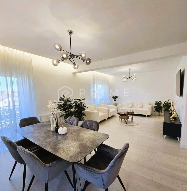 Penthouse 120 mp utili, 4 camere, cu terase generoase 60 mp, Unirii