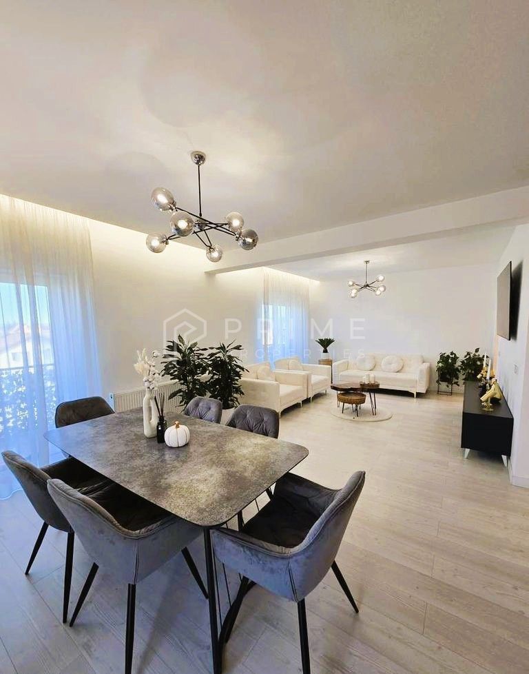 Penthouse 120 mp utili, 4 camere, cu terase generoase 60 mp, Unirii