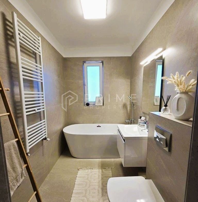 Penthouse 120 mp utili, 4 camere, cu terase generoase 60 mp, Unirii