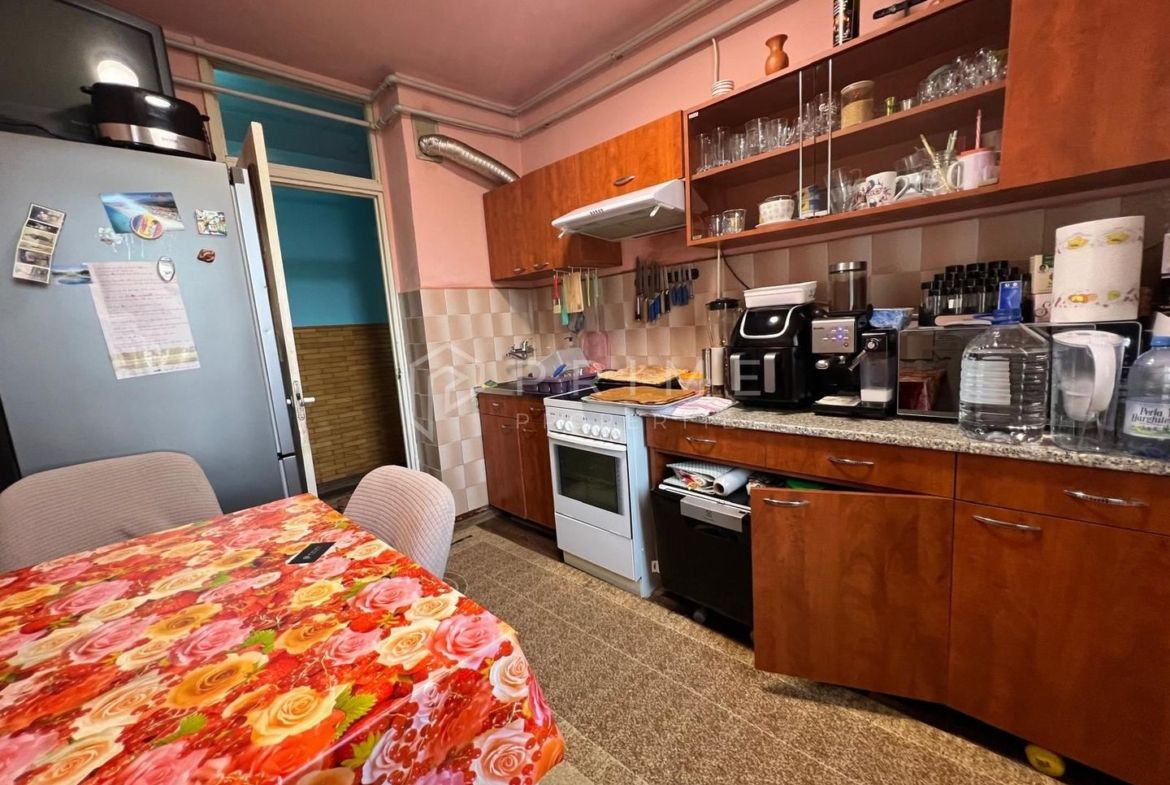 Apartament cu 3 camere decomandat, Sângeorgiu de Mureș