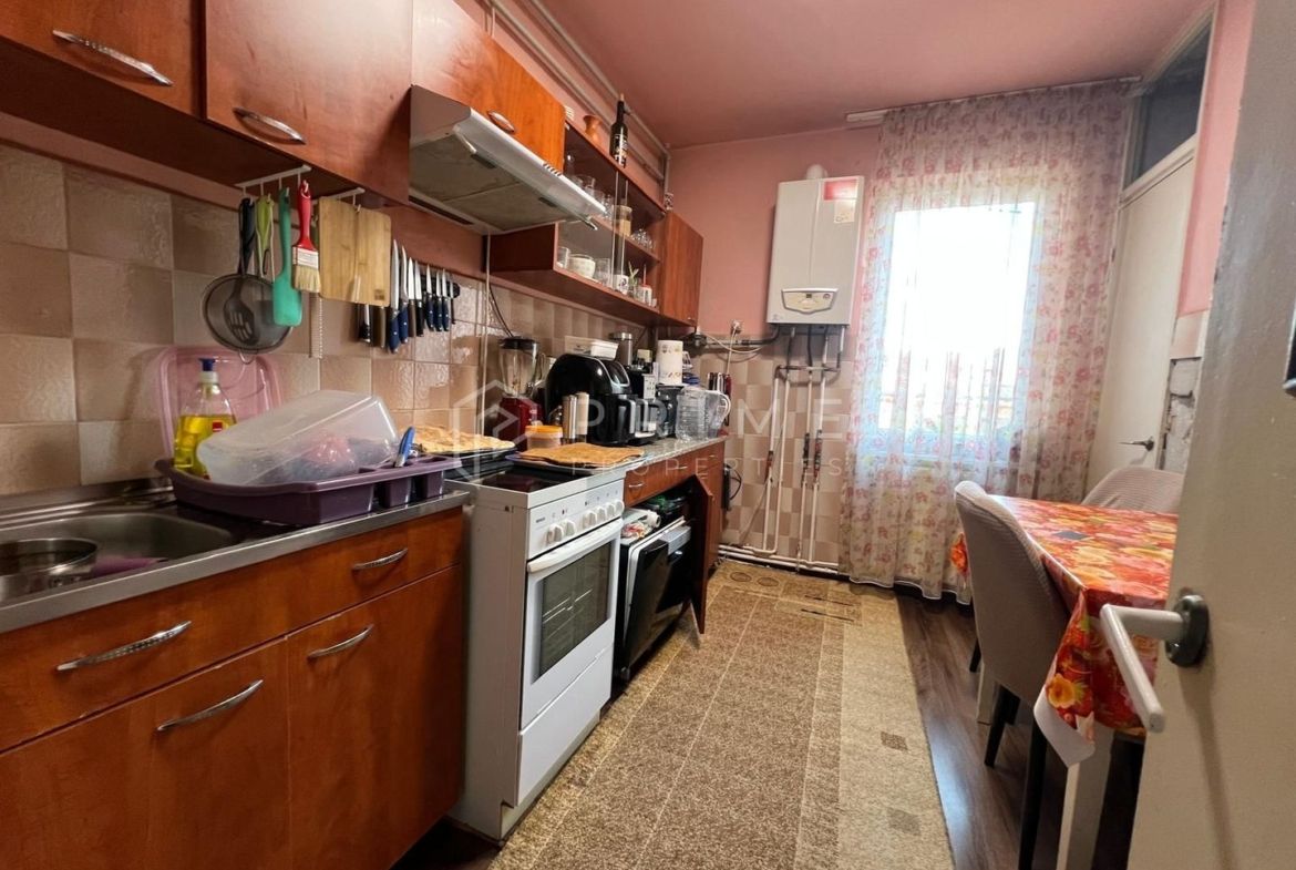 Apartament cu 3 camere decomandat, Sângeorgiu de Mureș