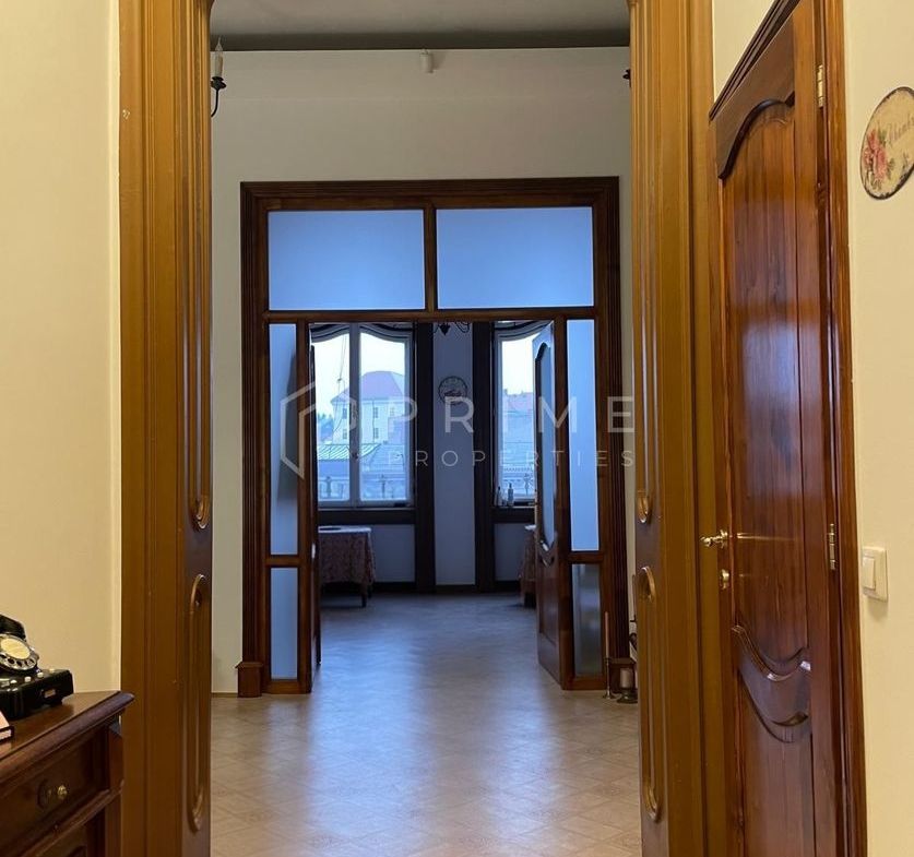 Închiriere apartament ultracentral cu 2 camere