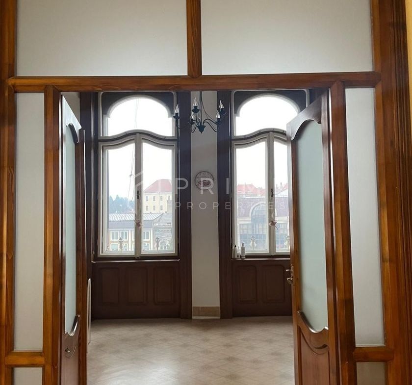 Închiriere apartament ultracentral cu 2 camere