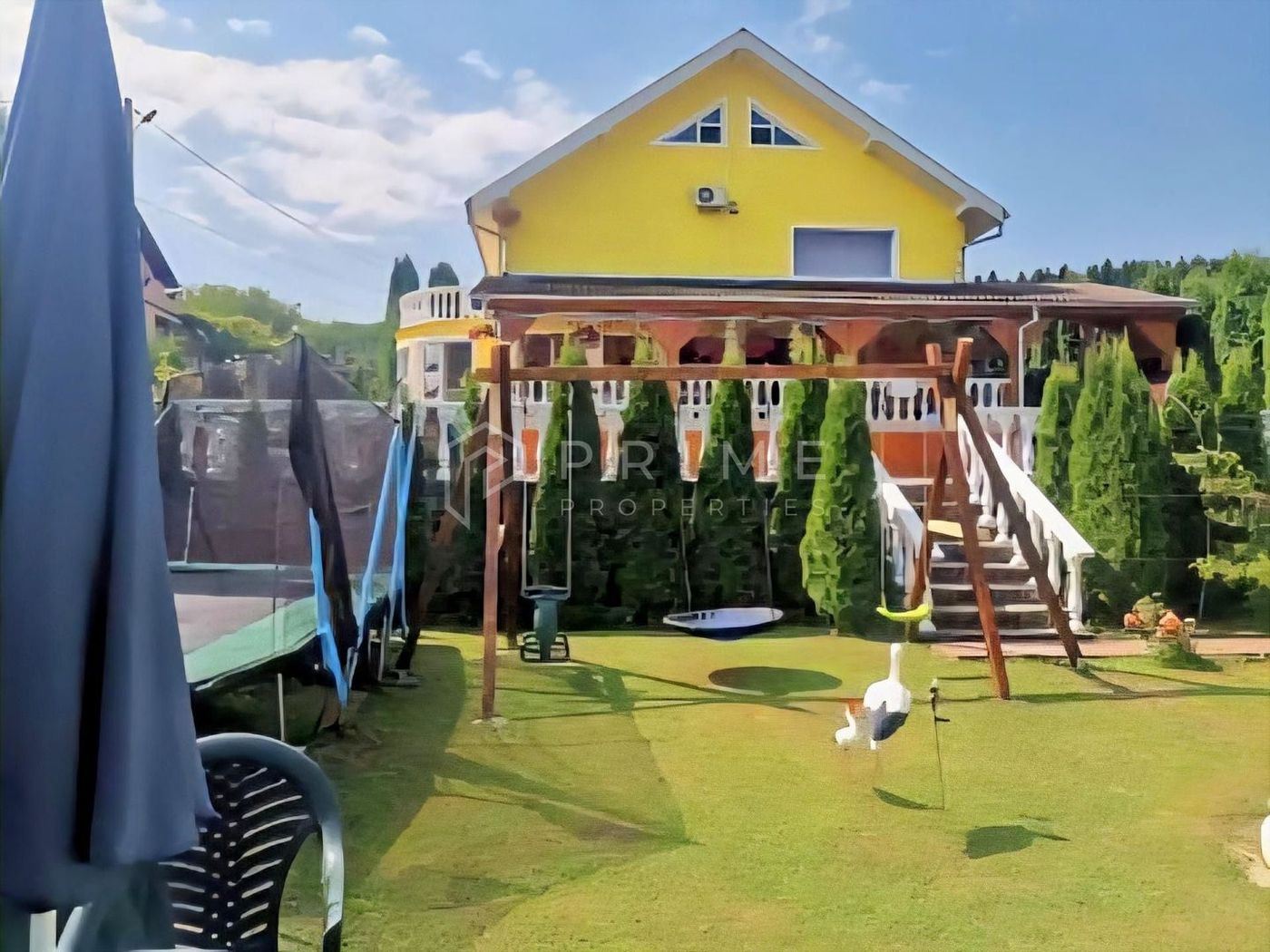 Casă individuală 310mp utili, 8 camere, piscină