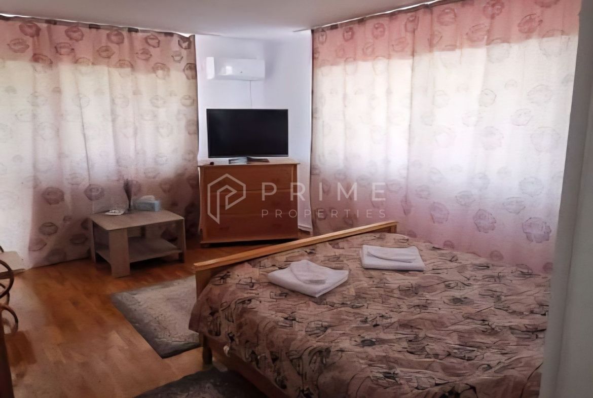 Casă individuală 310mp utili, 8 camere, piscină