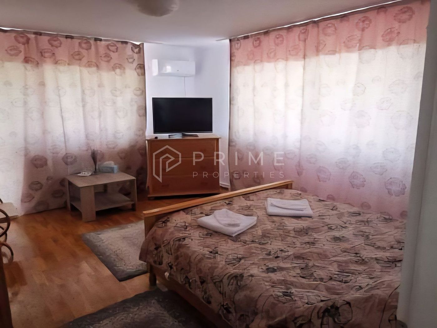 Casă individuală 310mp utili, 8 camere, piscină