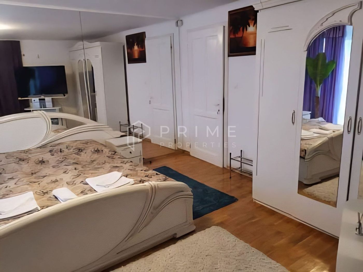 Casă individuală 310mp utili, 8 camere, piscină