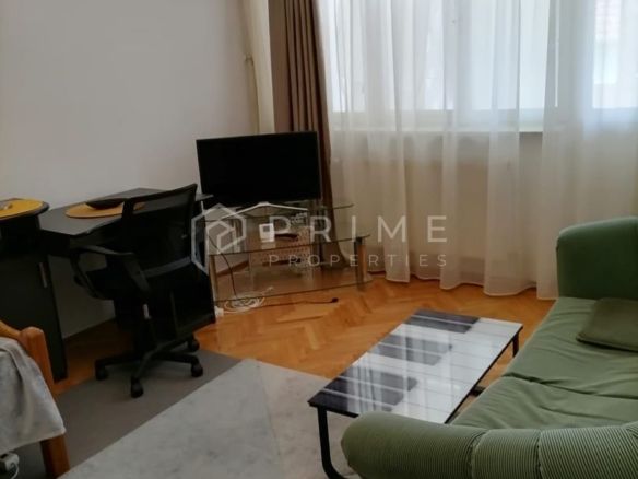 Apartament 3 camere de închiriat – Dâmbu, etaj 1, ideal pentru studenț