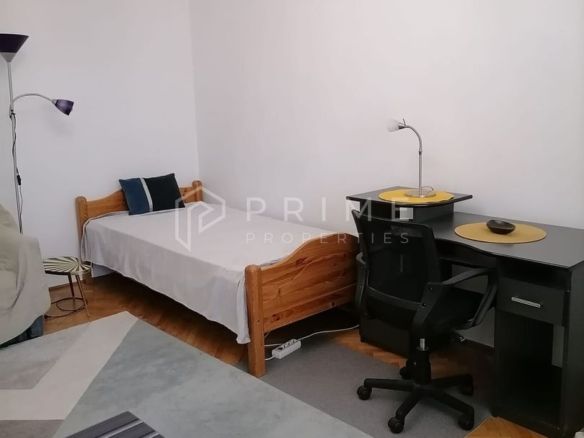 Apartament 3 camere de închiriat – Dâmbu, etaj 1, ideal pentru studenț