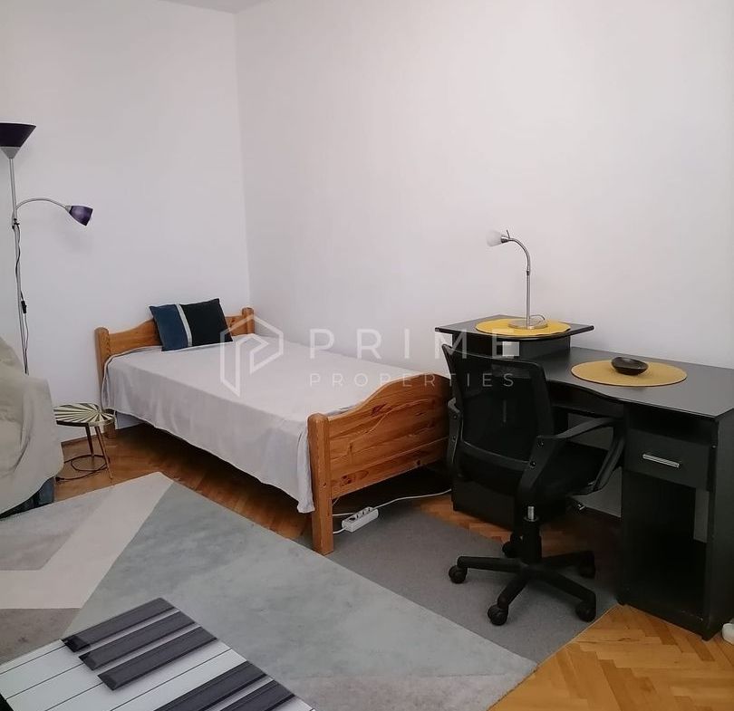 Apartament 3 camere de închiriat – Dâmbu, etaj 1, ideal pentru studenț