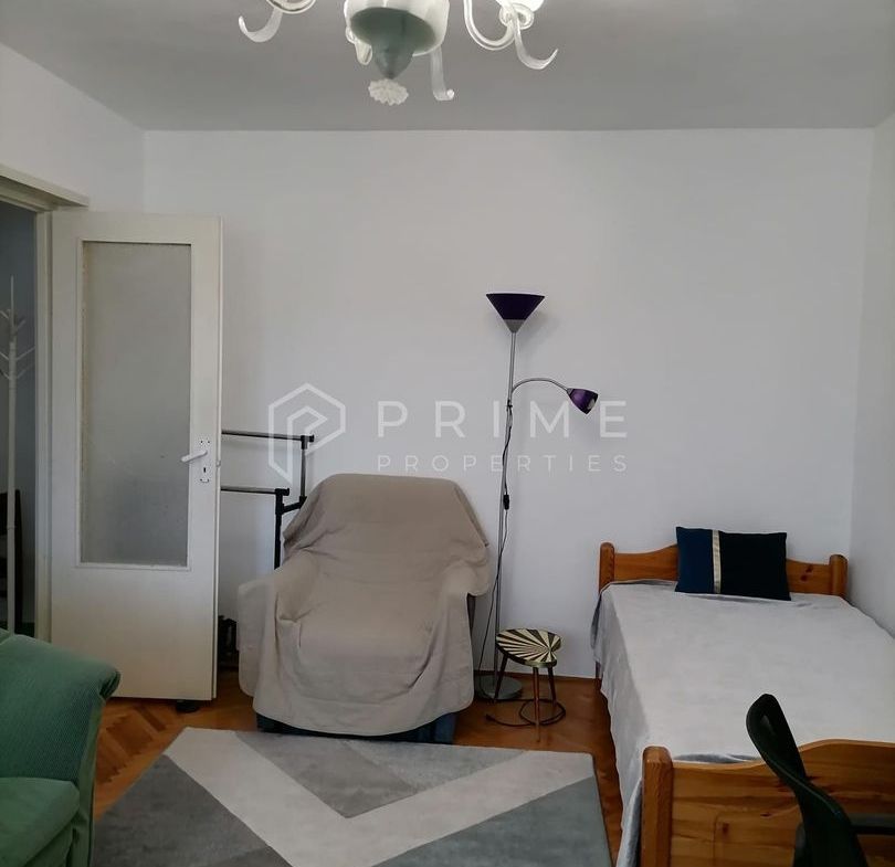 Apartament 3 camere de închiriat – Dâmbu, etaj 1, ideal pentru studenț