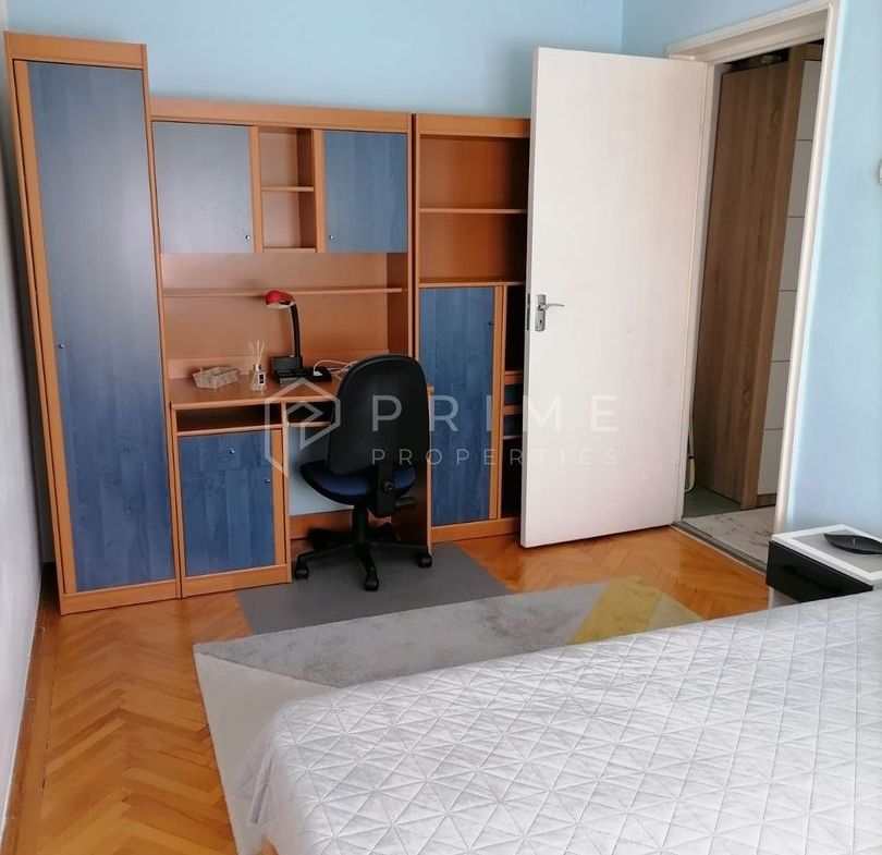 Apartament 3 camere de închiriat – Dâmbu, etaj 1, ideal pentru studenț