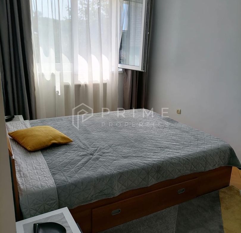 Apartament 3 camere de închiriat – Dâmbu, etaj 1, ideal pentru studenț