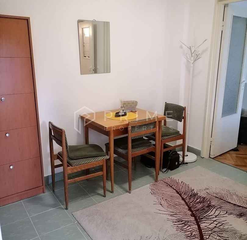 Apartament 3 camere de închiriat – Dâmbu, etaj 1, ideal pentru studenț
