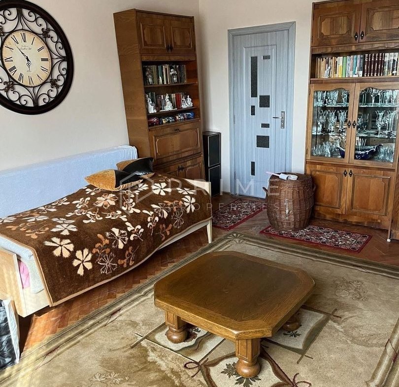 Casa cu front stradal,  7 Noiembrie, ideala clinica/cabinet/locuinta
