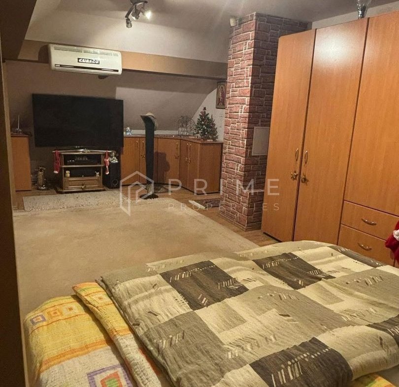 Casa cu front stradal,  7 Noiembrie, ideala clinica/cabinet/locuinta