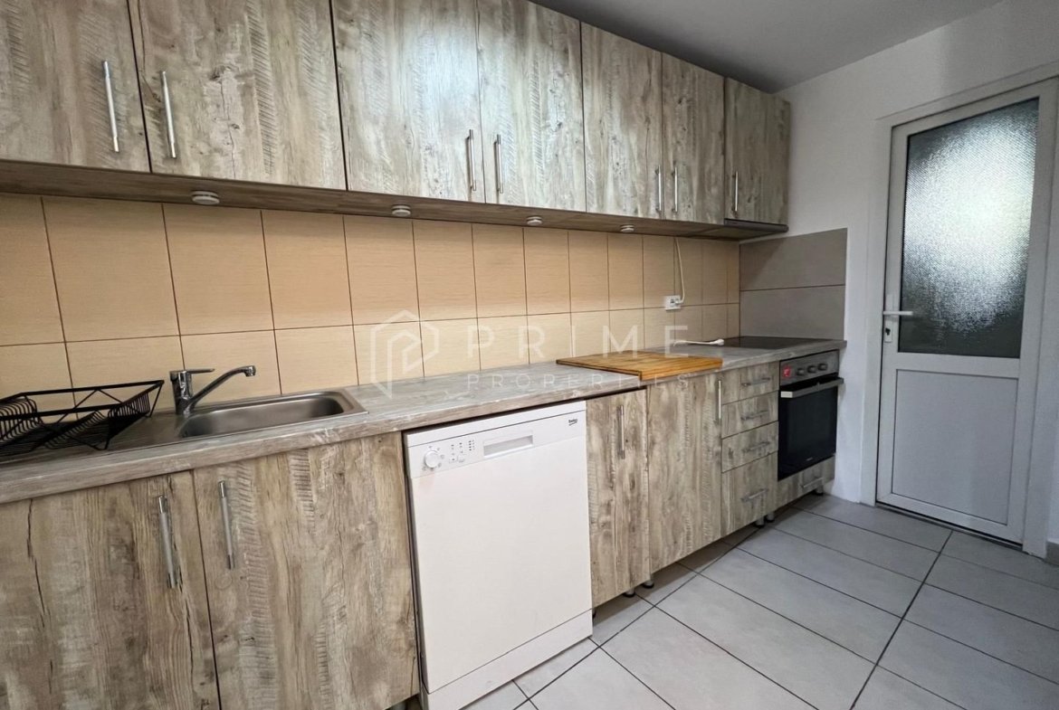 Apartament 3 camere de închiriat – 7 Noiembrie, Târgu Mureș