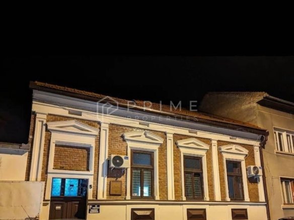 Clădire ultracentrală – Târgu Mureș, str. Mihail Kogălniceanu