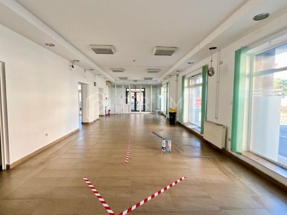 Spațiu Comercial Premium Semicentral | 430 mp | Parcare privată